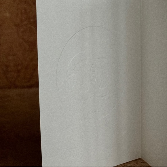 ✉️ Chanel White and Gold Greeting Card - Picture 6 of 7